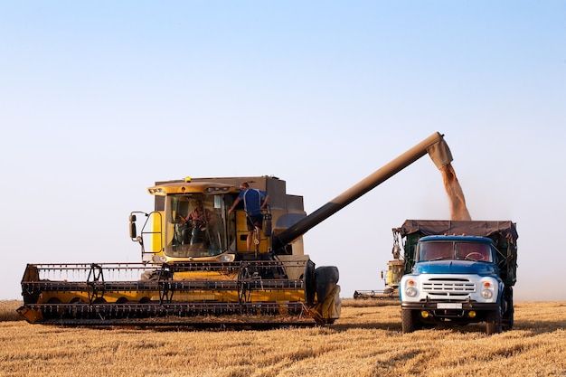 Busca e Apreensão De Máquina Agrícola